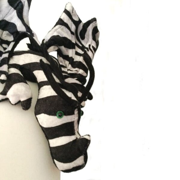 Shoulder dragon XXL, zebra pattern, spiky crest