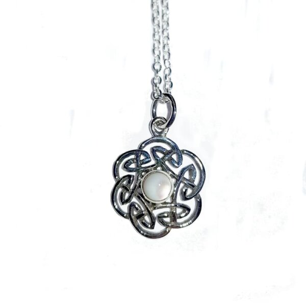 Keltischer Knoten Anh. Perlmutt, Silber 925, inkl. Kette